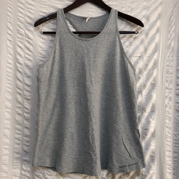 Under Armour Tops - SALE Under Armour Heatgear Tank w/ keyhole cut
